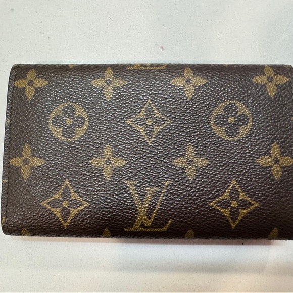 Louis Vuitton Porte-Monnaie Trésor Wallet - Monogram Canvas - Picture 2 of 7